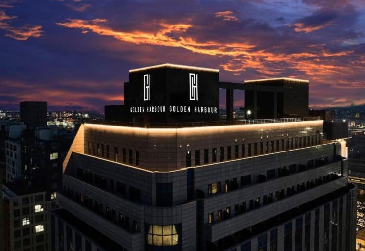 Golden Harbor Hotel Пхёнтхэк Экстерьер фото