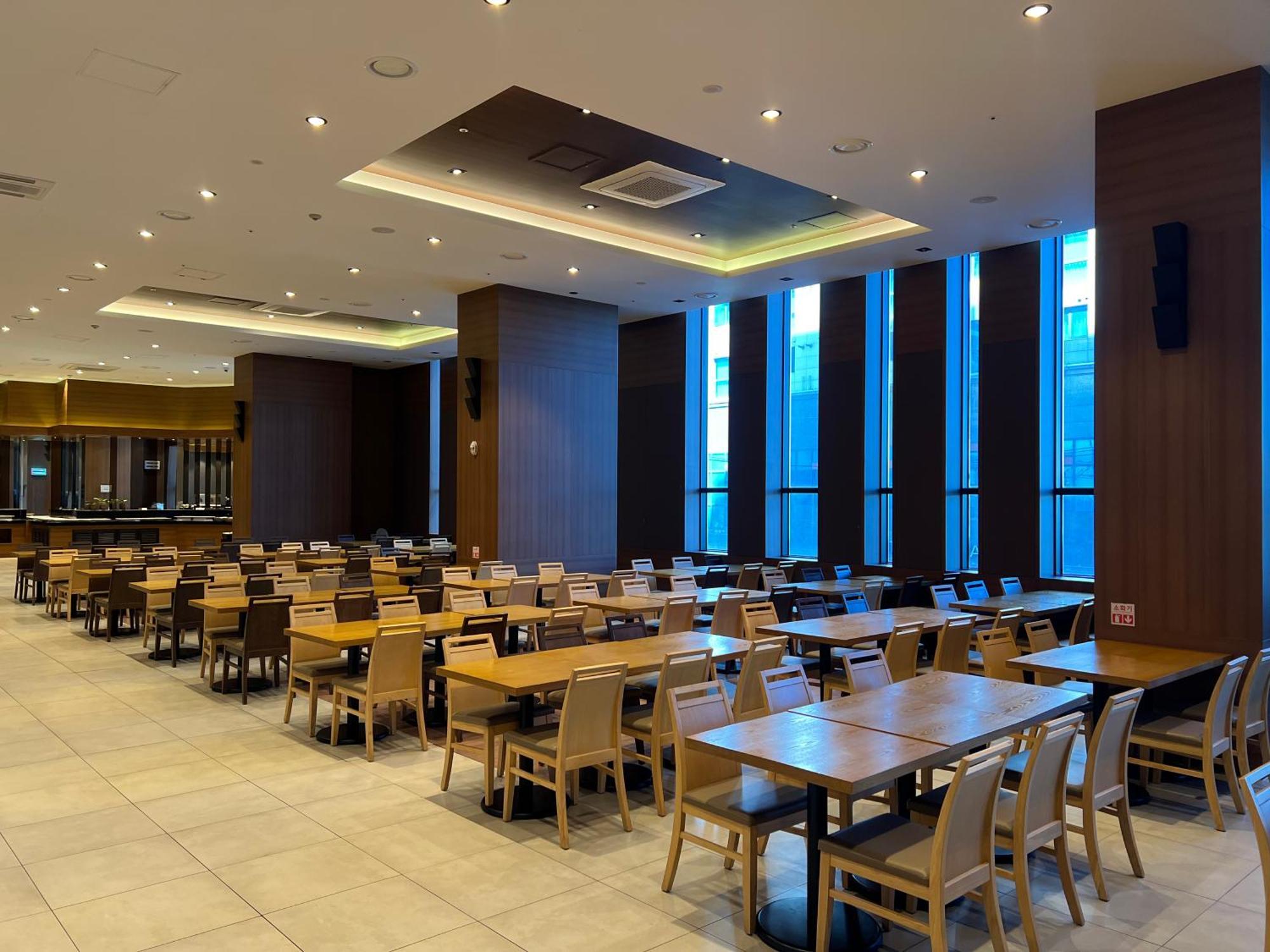 Golden Harbor Hotel Пхёнтхэк Экстерьер фото