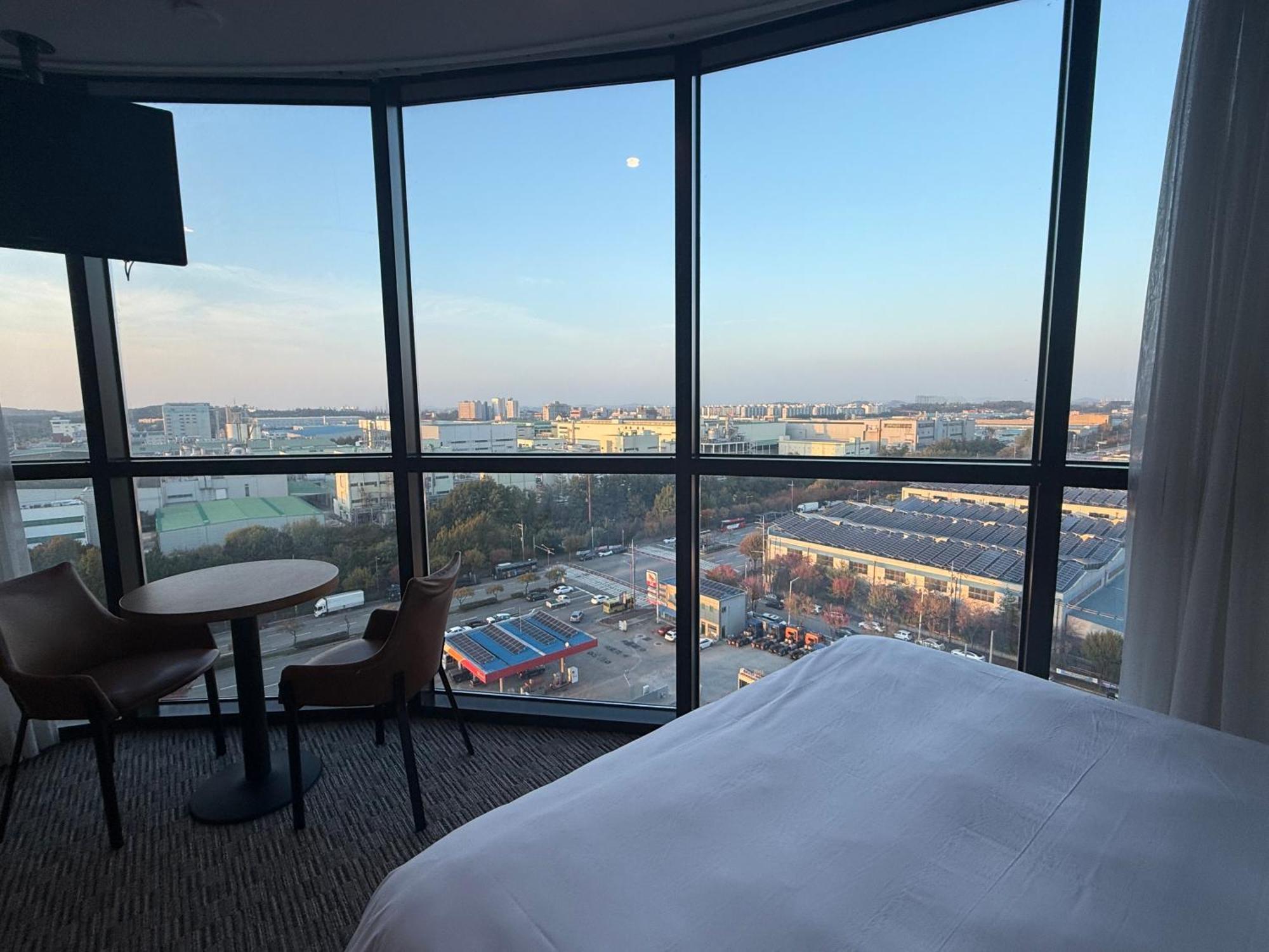 Golden Harbor Hotel Пхёнтхэк Экстерьер фото
